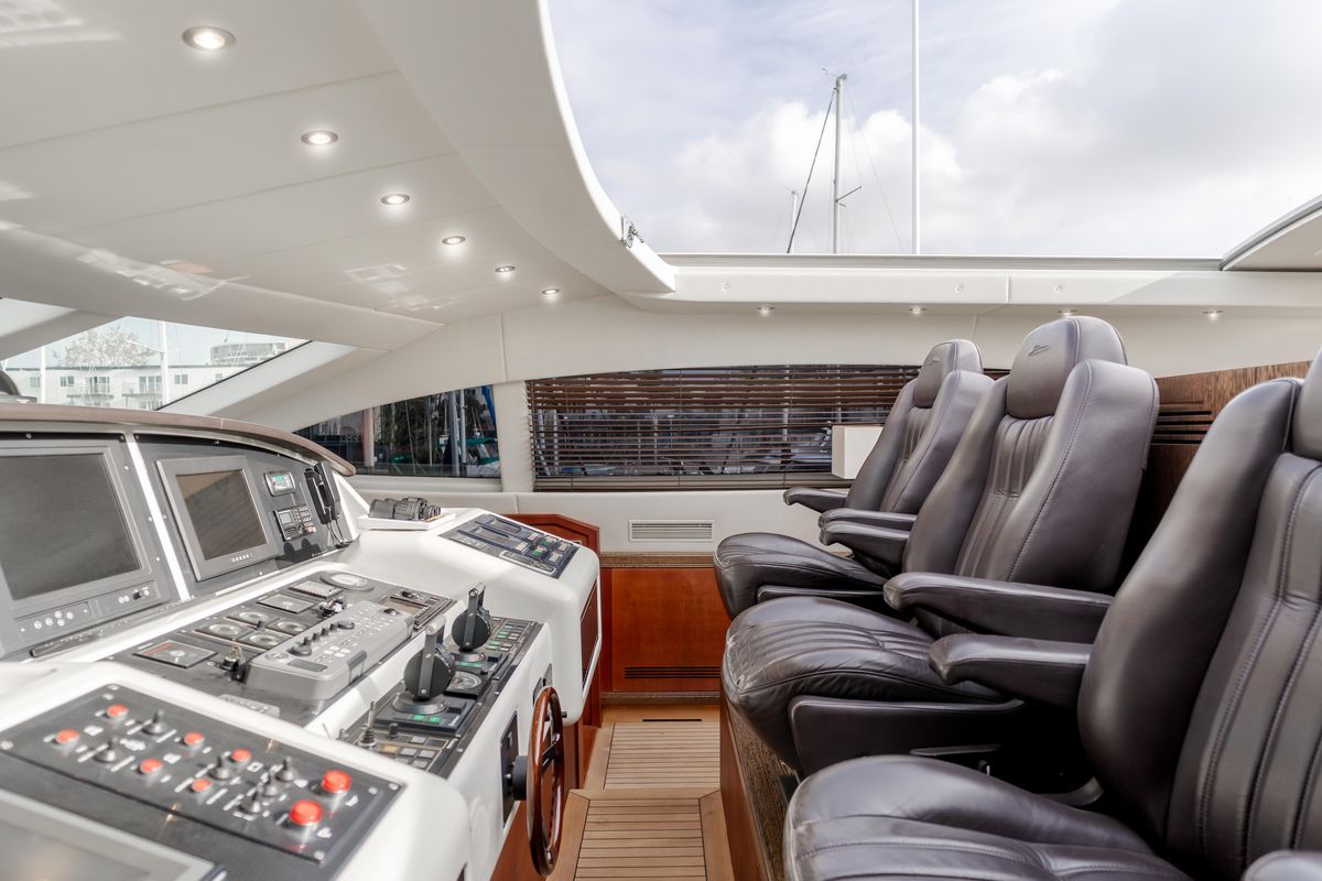 2004 Mangusta 105 