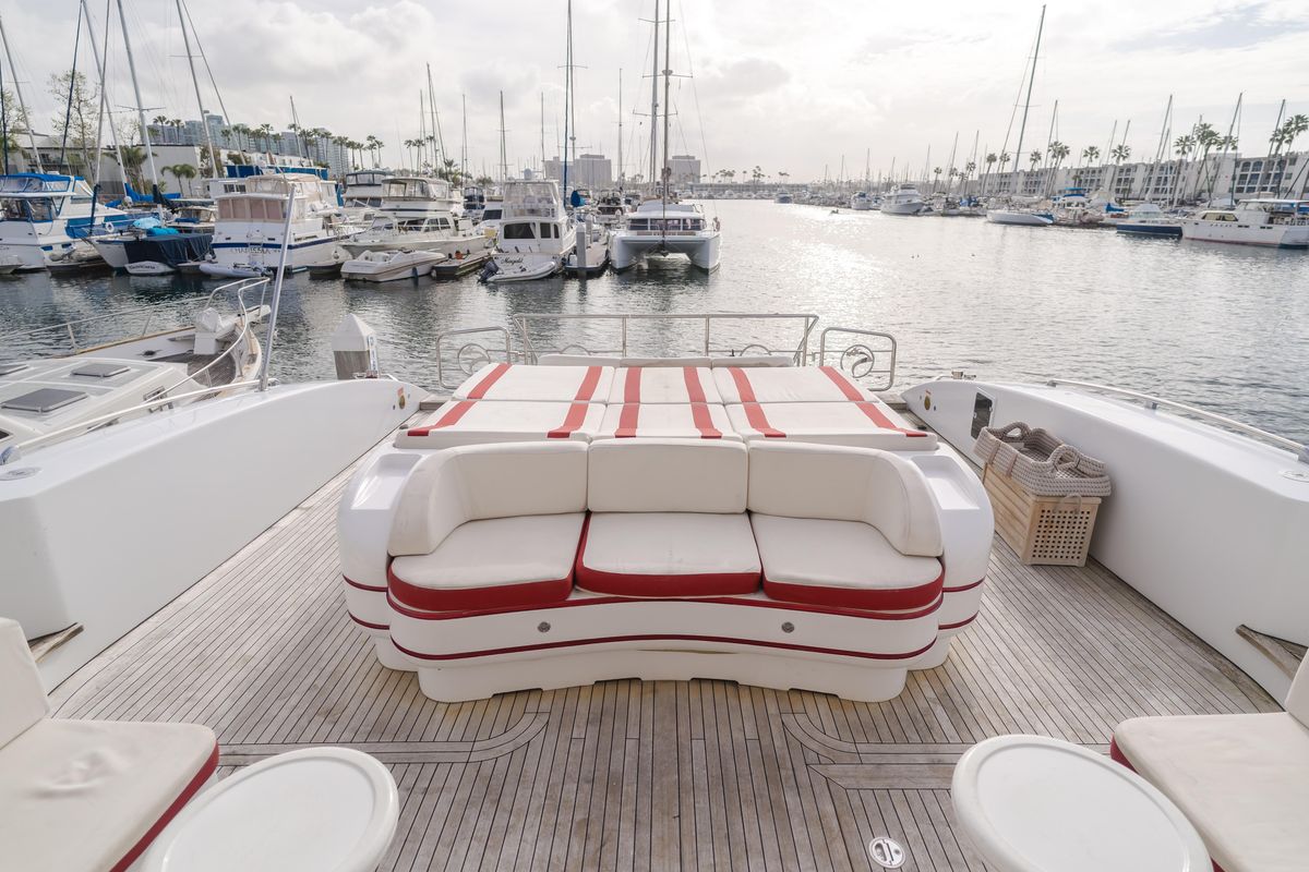 2004 Mangusta 105 