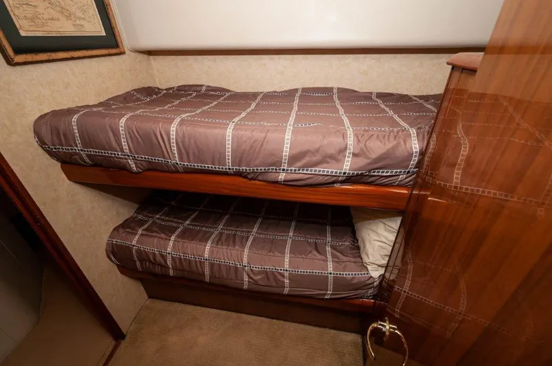  Yacht Photos Pics 2006 45 Viking Convertible Bunk Room (2)
