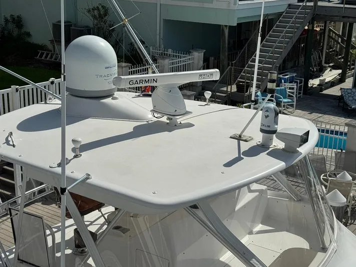  Yacht Photos Pics 2006 45 Viking Convertible Equipment