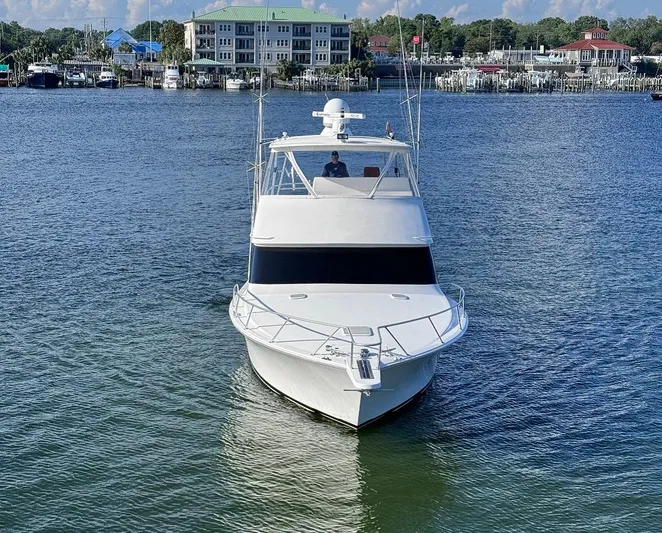  Yacht Photos Pics 2006 45 Viking Convertible Bow