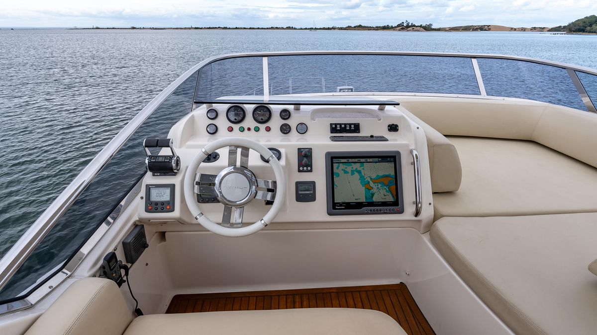 2011 Azimut 58 