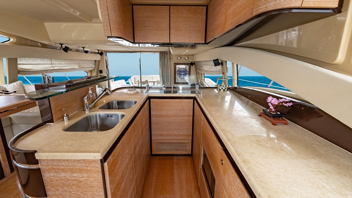 2011 Azimut 58 