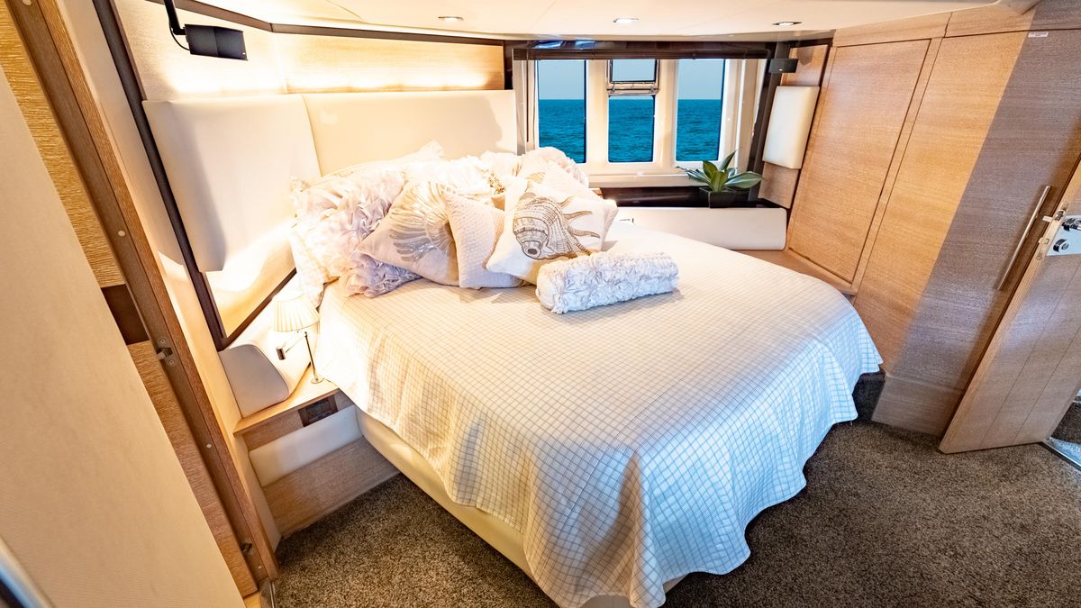 2011 Azimut 58 