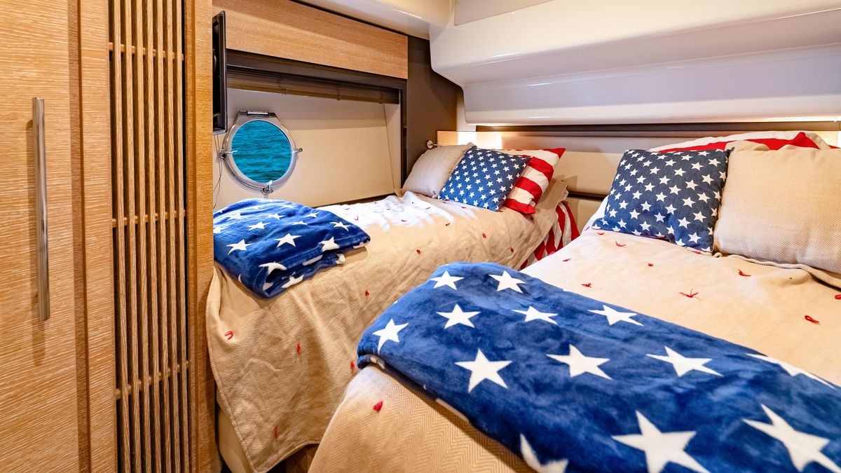 2011 Azimut 58 