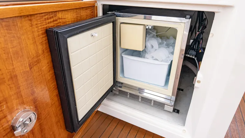 Christine Yacht Photos Pics 