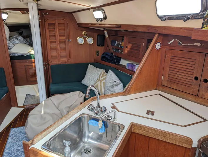 Highlander Yacht Photos Pics Tartan 3500 Highlander