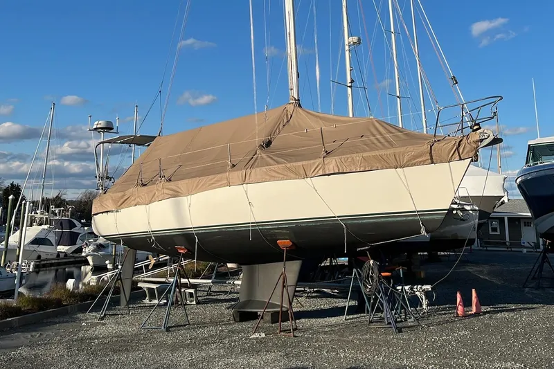 Highlander Yacht Photos Pics 