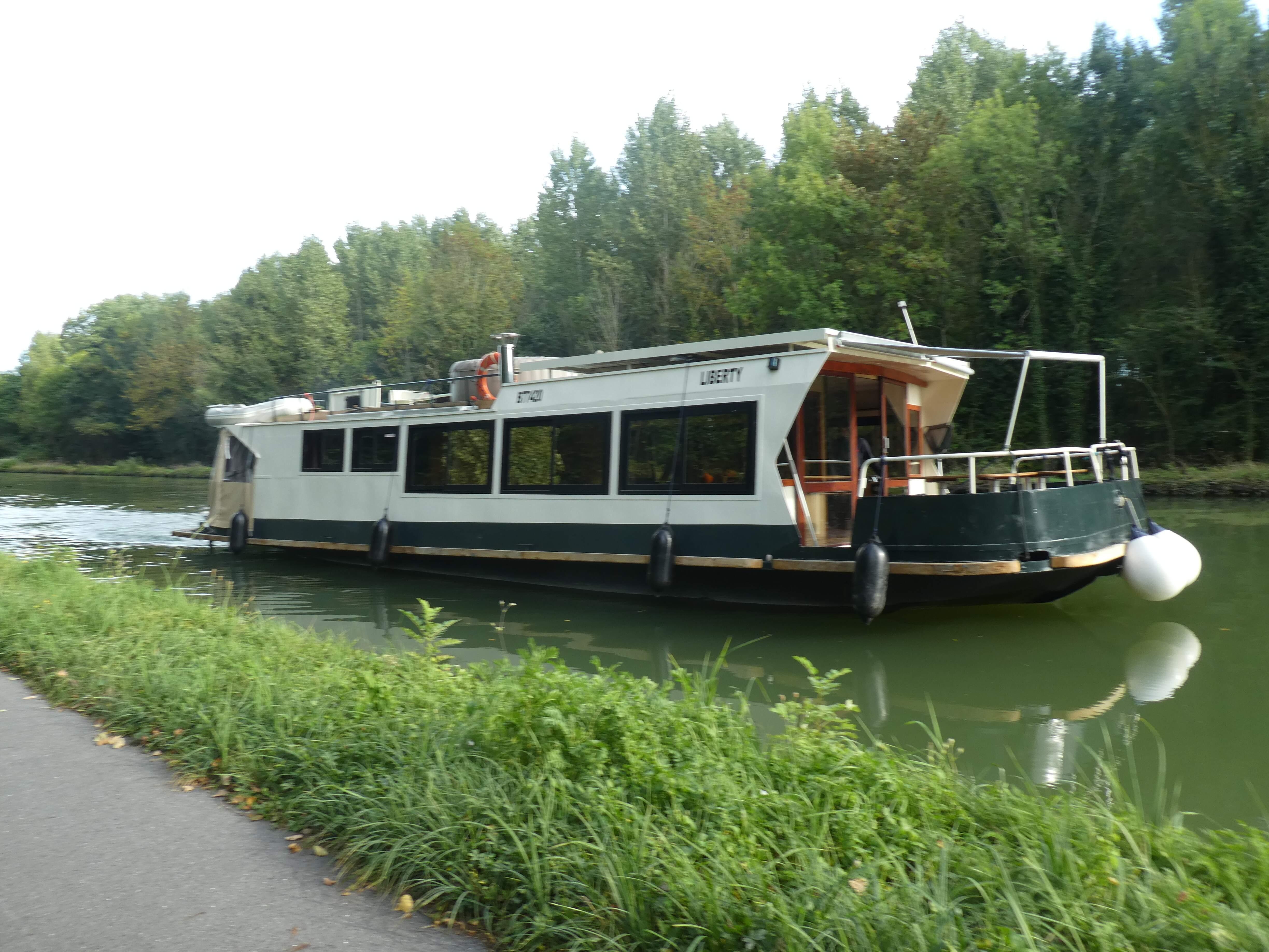 1981 Nauticus Bougainvillier