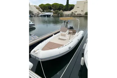 2012 Valiant 630 Classic