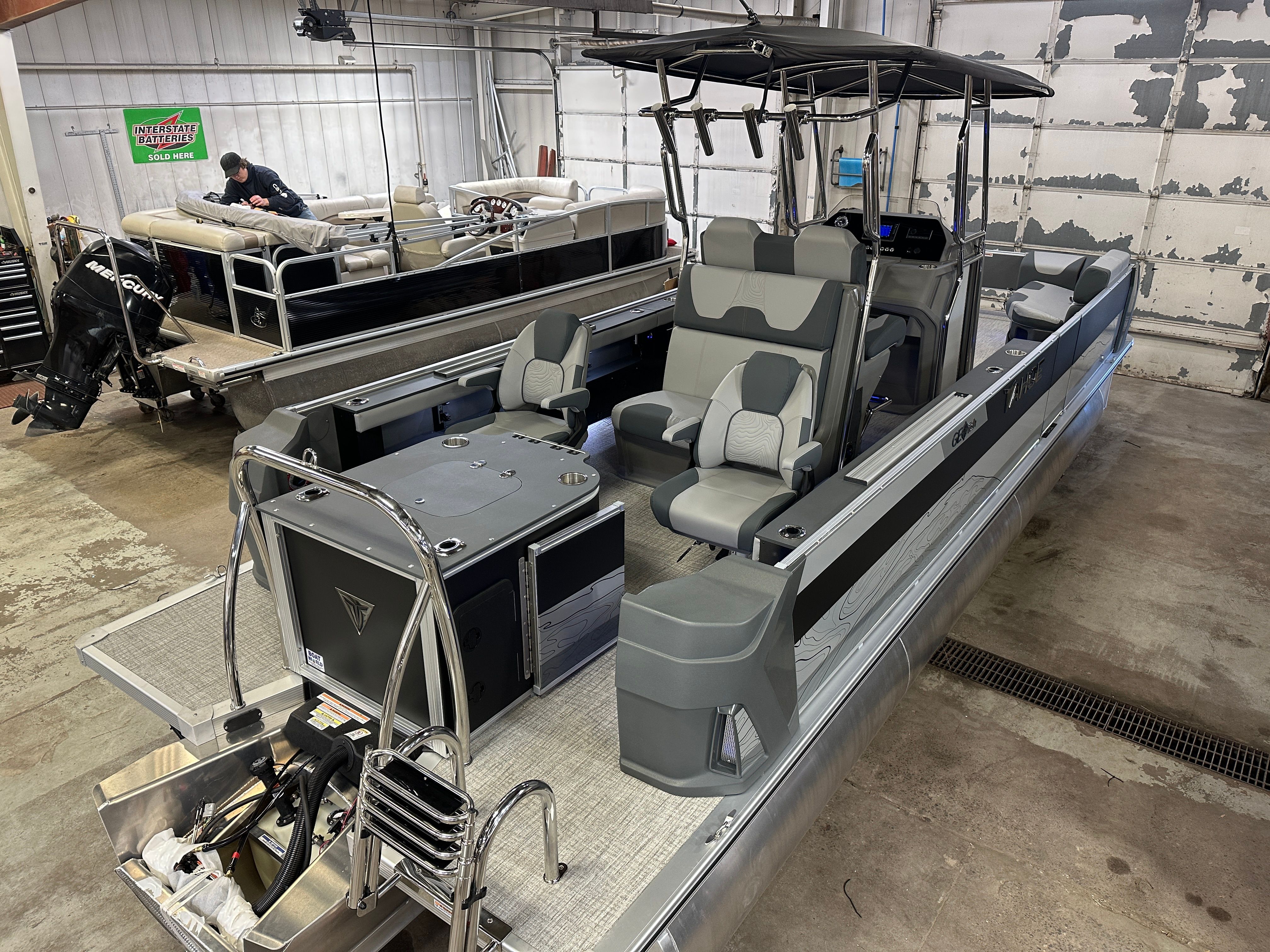 Tahoe GEOfish 200HP CRF 2585 Tritoon