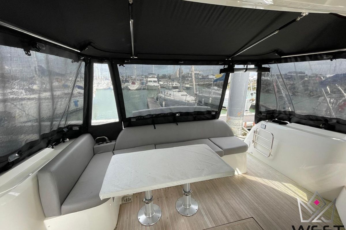 2023 Prestige 42 