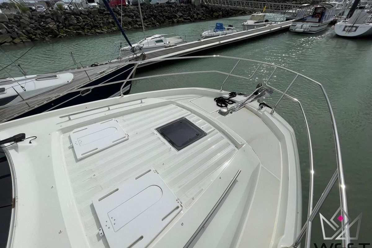 2023 Prestige 42 