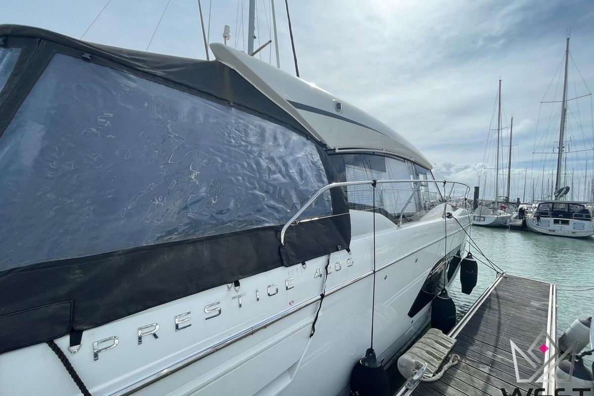 2023 Prestige 42 