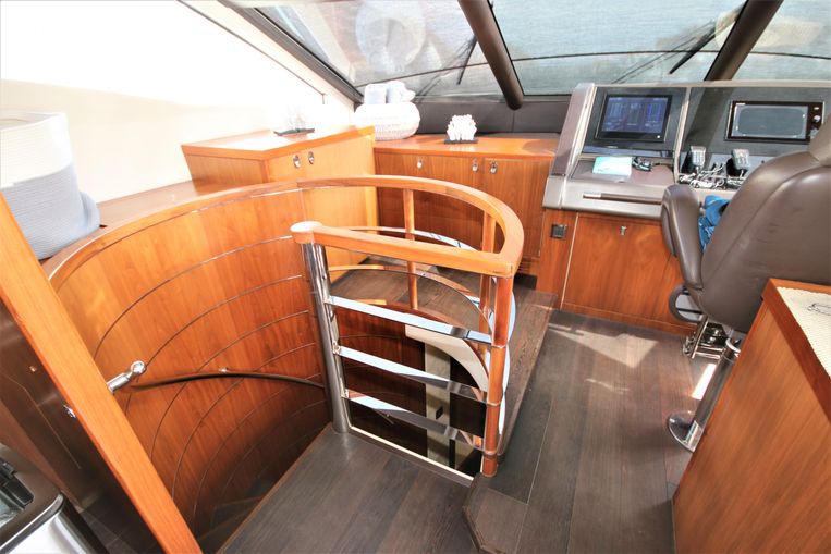 2014-75-sunseeker-75-yacht