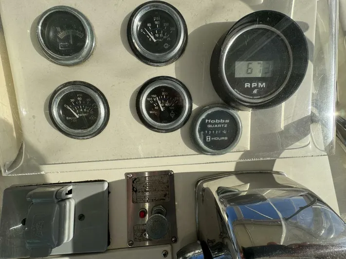 Hatta Dream Yacht Photos Pics 1987 Hatteras 41 Sportfish HATTA DREAM