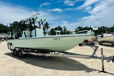East Cape 25 Hybrid