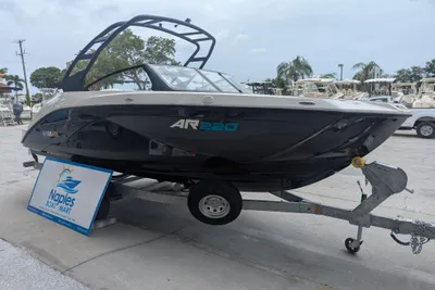 Yamaha Boats AR220