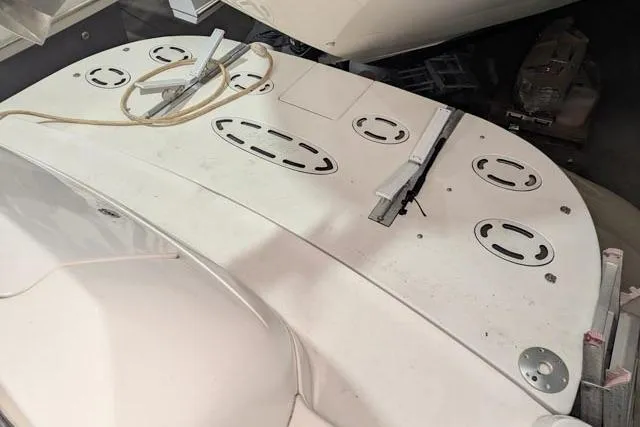 Tigress Yacht Photos Pics 2002 Sea Ray 550 Sundancer swim platform with cleats and storage compartments.