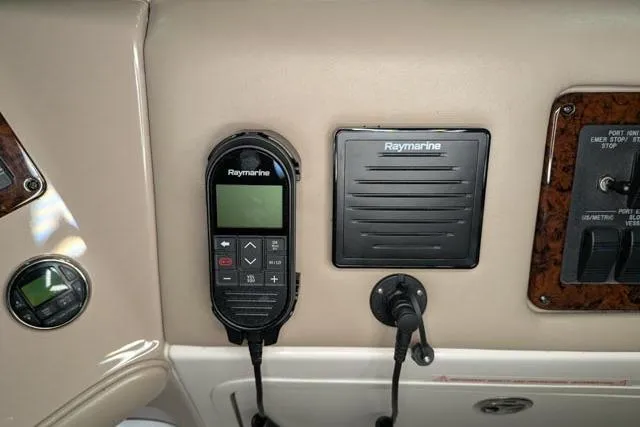 Tigress Yacht Photos Pics Control panel of 2002 Sea Ray 550 Sundancer with Raymarine equipment.