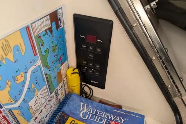 Tigress Yacht Photos Pics Nautical map and guidebook on 2002 Sea Ray 550 Sundancer boat interior.