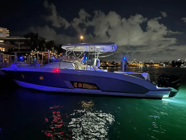 Sessa Marine Key Largo Yacht Photos Pics 