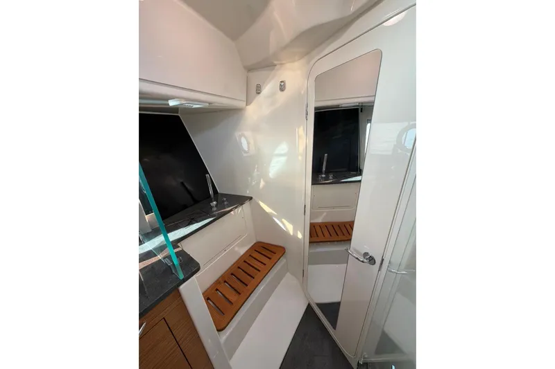  Yacht Photos Pics Interior of 2022 Boston Whaler 405 Conquest, featuring sleek design and modern amenities.