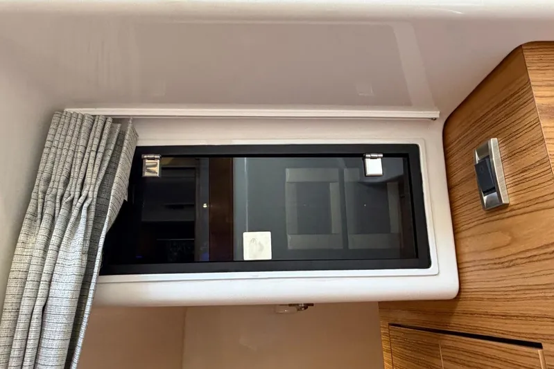  Yacht Photos Pics Interior window and curtain on 2022 Boston Whaler 405 Conquest boat.