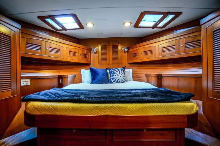 The Garlic Yacht Photos Pics 2003 Marlow 70e - Image 28