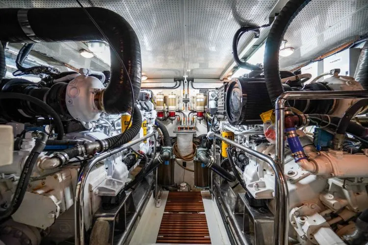 The Garlic Yacht Photos Pics 2003 Marlow 70e - Image 41