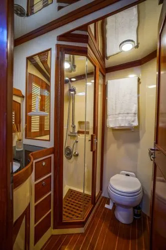 The Garlic Yacht Photos Pics 2003 Marlow 70e - Image 29