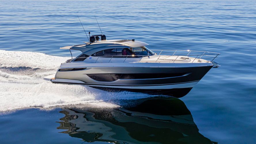 Riviera 4600 Sport Yacht