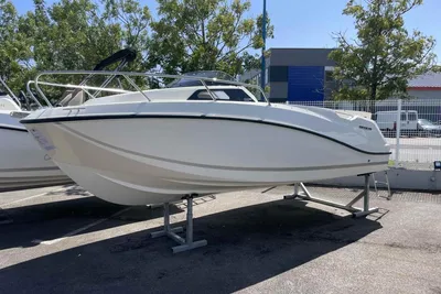 2022 Quicksilver Activ 555 Cabin