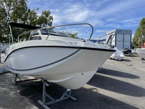 2022 Quicksilver Activ 555 Cabin