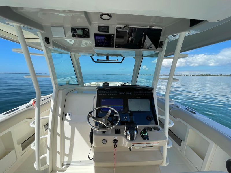 2021 Boston Whaler 380 Outrage