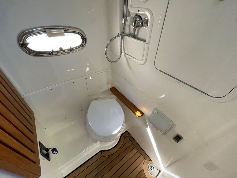2021 Boston Whaler 380 Outrage