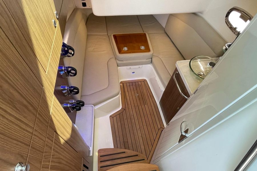 2021 Boston Whaler 380 Outrage