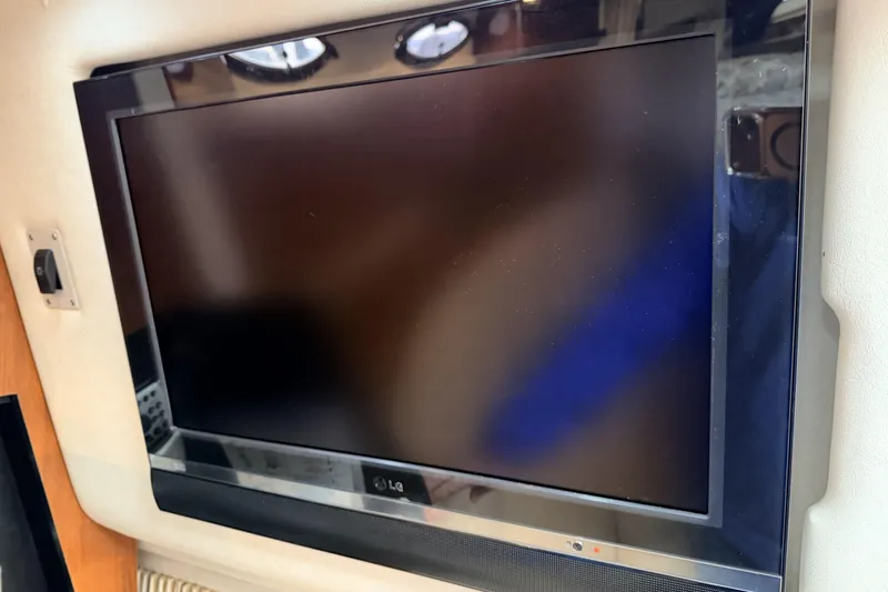  Yacht Photos Pics LG TV inside 2006 Sea Ray 340 Sundancer yacht cabin.