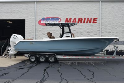 Sea Hunt Gamefish 30 with Coffin Box
