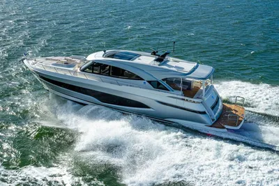Riviera 6800 Sport Yacht