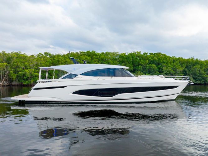 2026 Riviera 6800 Sport Yacht