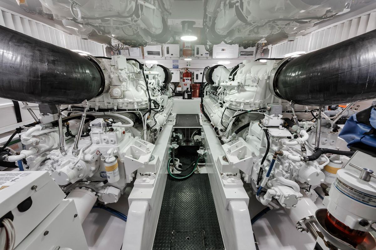 2023 Viking 64 