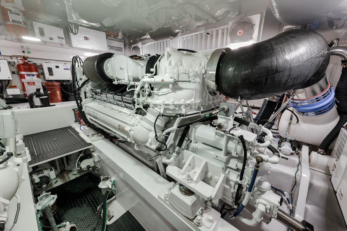 2023 Viking 64 