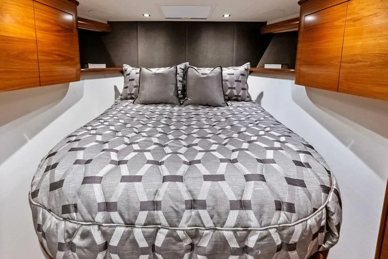 Sin Pelo Yacht Photos Pics 2023 Viking 64 Convertible- SIN PELO-Forward Stateroom