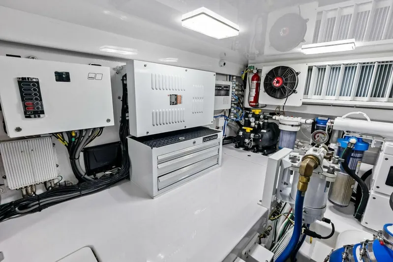 Sin Pelo Yacht Photos Pics 2023 Viking 64 Convertible- SIN PELO- Engine Room