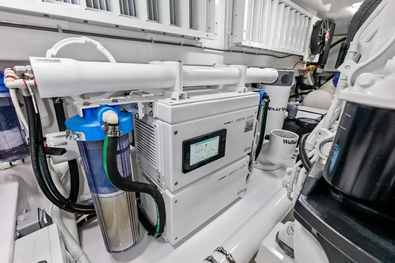 Sin Pelo Yacht Photos Pics 2023 Viking 64 Convertible- SIN PELO- Engine Room