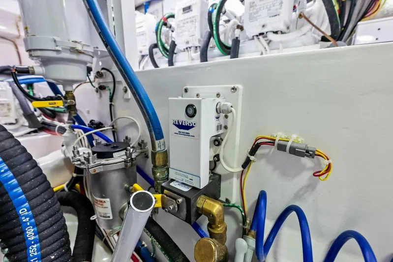 Sin Pelo Yacht Photos Pics 2023 Viking 64 Convertible- SIN PELO- Engine Room