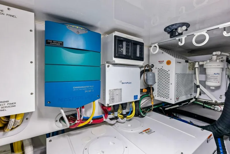 Sin Pelo Yacht Photos Pics 2023 Viking 64 Convertible- SIN PELO- Engine Room