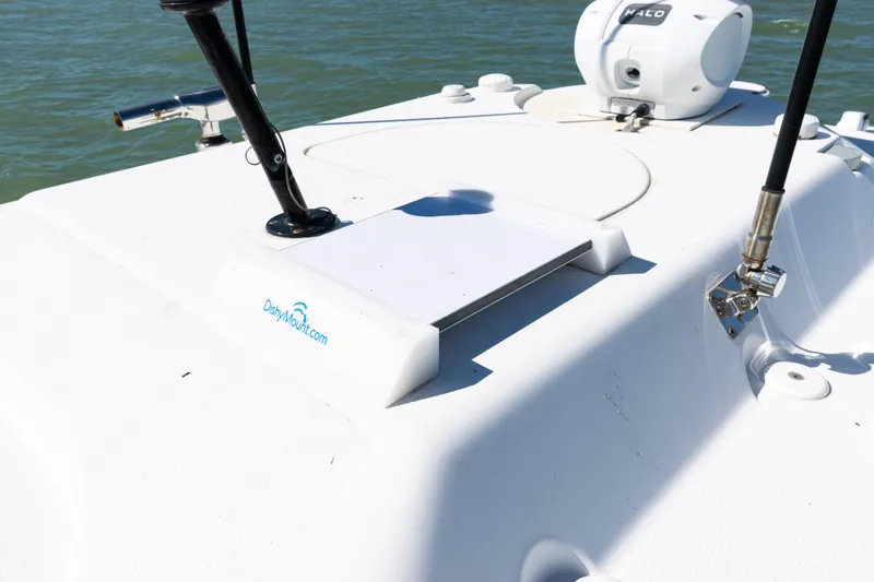  Yacht Photos Pics 2019 Yellowfin 36 Offshore boat deck with DishyMount.com equipment.