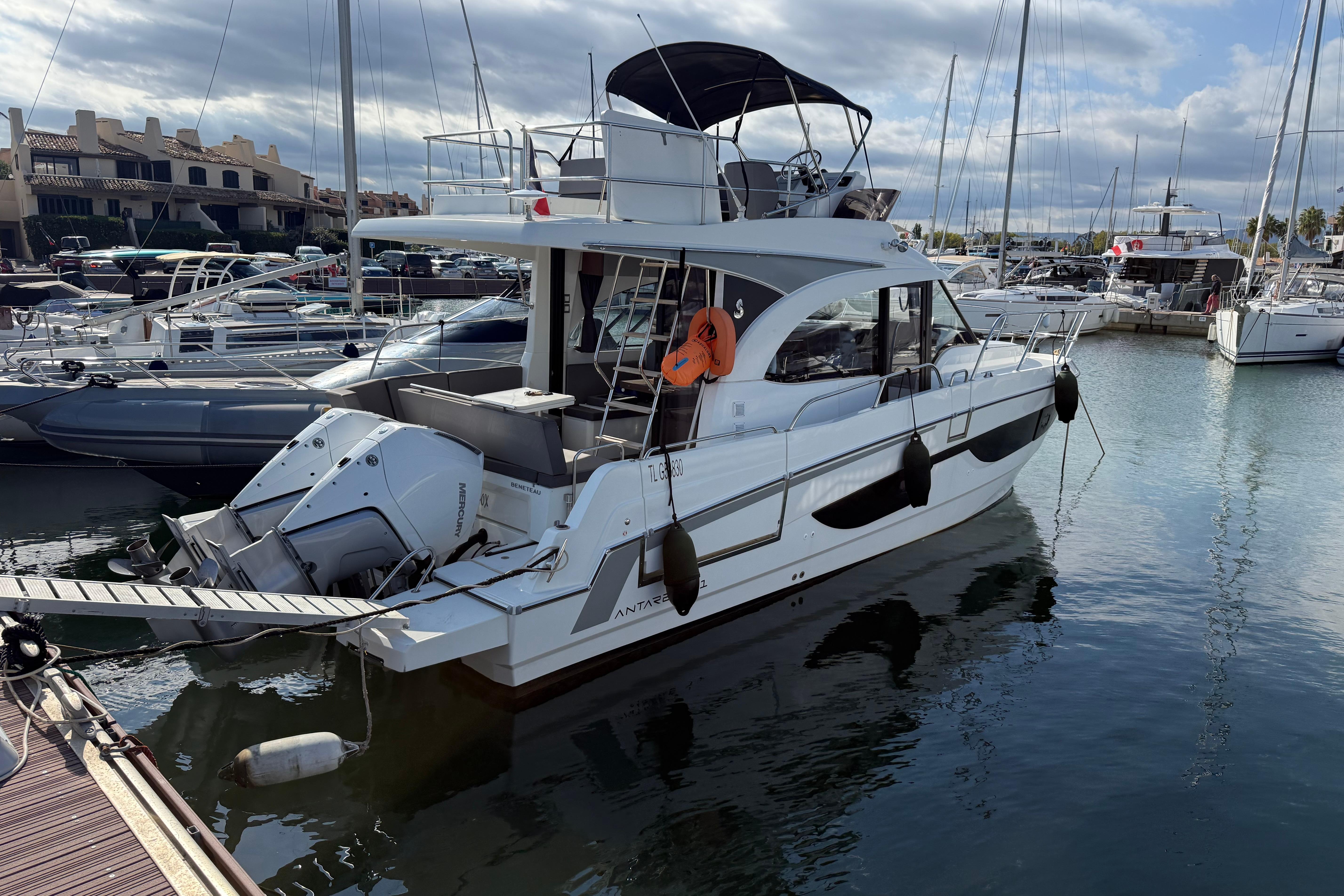 2023 Beneteau Antares 11 Fly